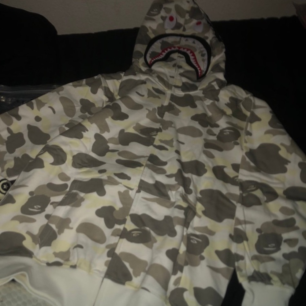 Glow-in-the-Dark Camouflage Pattern